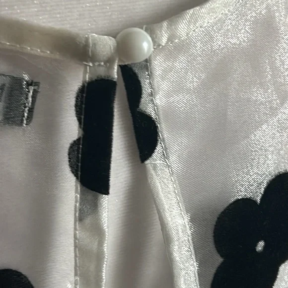 Nasty Gal Women’s Boxy Shimmering Sheer Felt Floral Appliqué Festival Summer Top - Picture 7 of 9